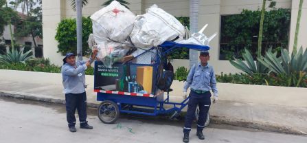 waste collecters with trycicle