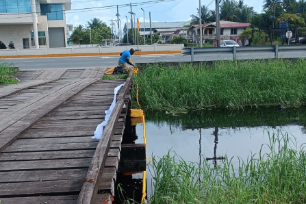 Monitoring and Sampling: Riverboom Development and Installation