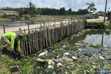Monitoring and Sampling: Riverboom Development and Installation