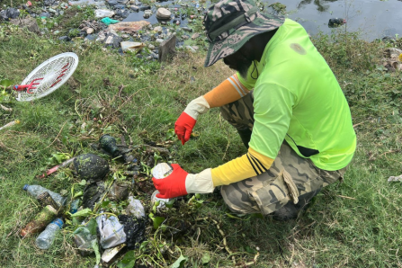 Monitoring and Sampling: Riverboom Development and Installation